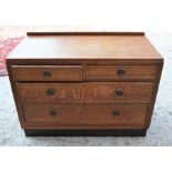 A 1940's Oak chest of drawers - 66cm x 95cm x 46cm