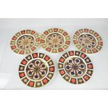 A set of five Royal Crown Derby plates, in the Old Imari pattern no 1128, 20cm diameter.