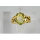 A Vintage yellow gold oval green ring - size N - 4.2g