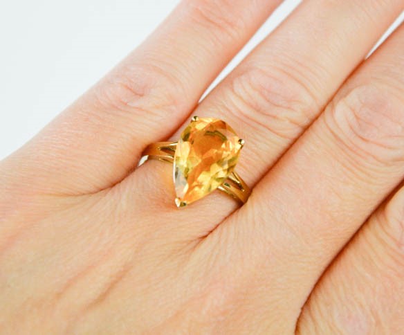 A 9ct yellow gold pear shape citrine approximately 4cts, size P, 2.3g. - Image 3 of 4