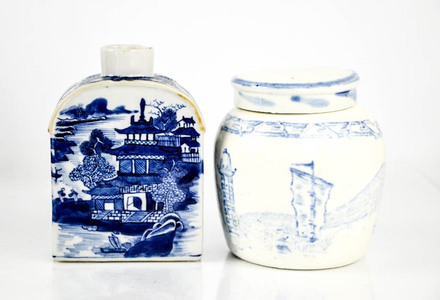 A Chinese blue and white jar and cover together with a blue and white bottle vase depicting