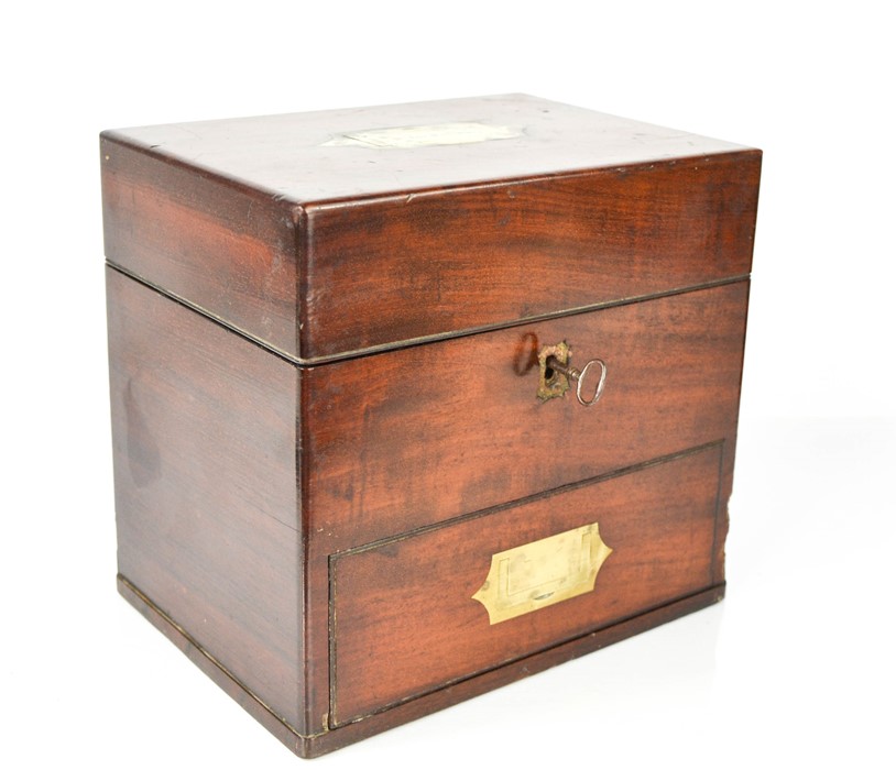 A Georgian Apothecary box in mahogany with secret drawer, the fitted interior containing twenty - Image 4 of 7