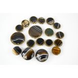 A quantity of various vintage agate buttons.