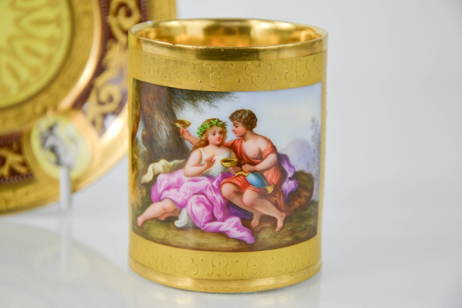 A fine early 19th century Vienna porcelain coffee can and saucer, hand painted to depict courting - Image 4 of 5