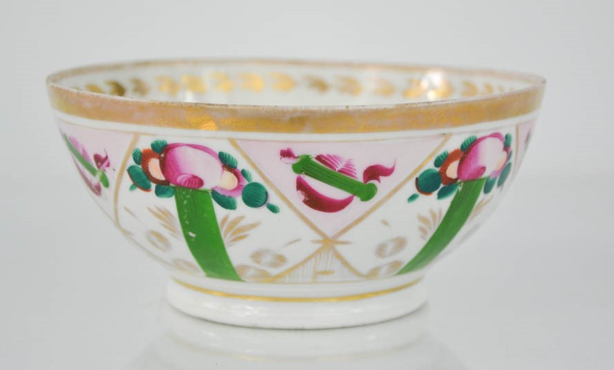 An 18th century Russian Imperial porcelain bowl bearing makers mark; Verbilki, F. Gardner, circa