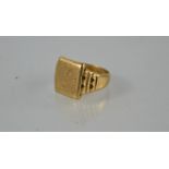 A 9ct Gold signet ring - 4.8g