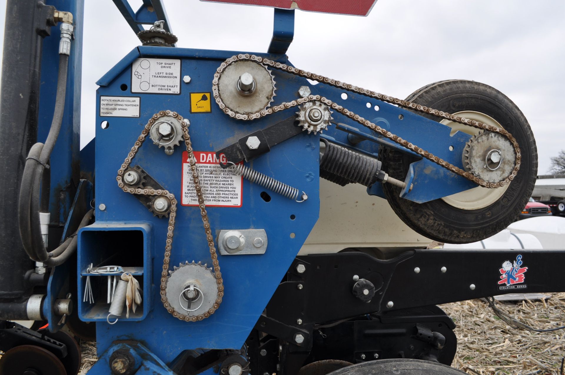 Kinze 3600TR planter, 12/24 twin row, Martin row cleaners, markers, finger pick up, cast closing - Image 13 of 20