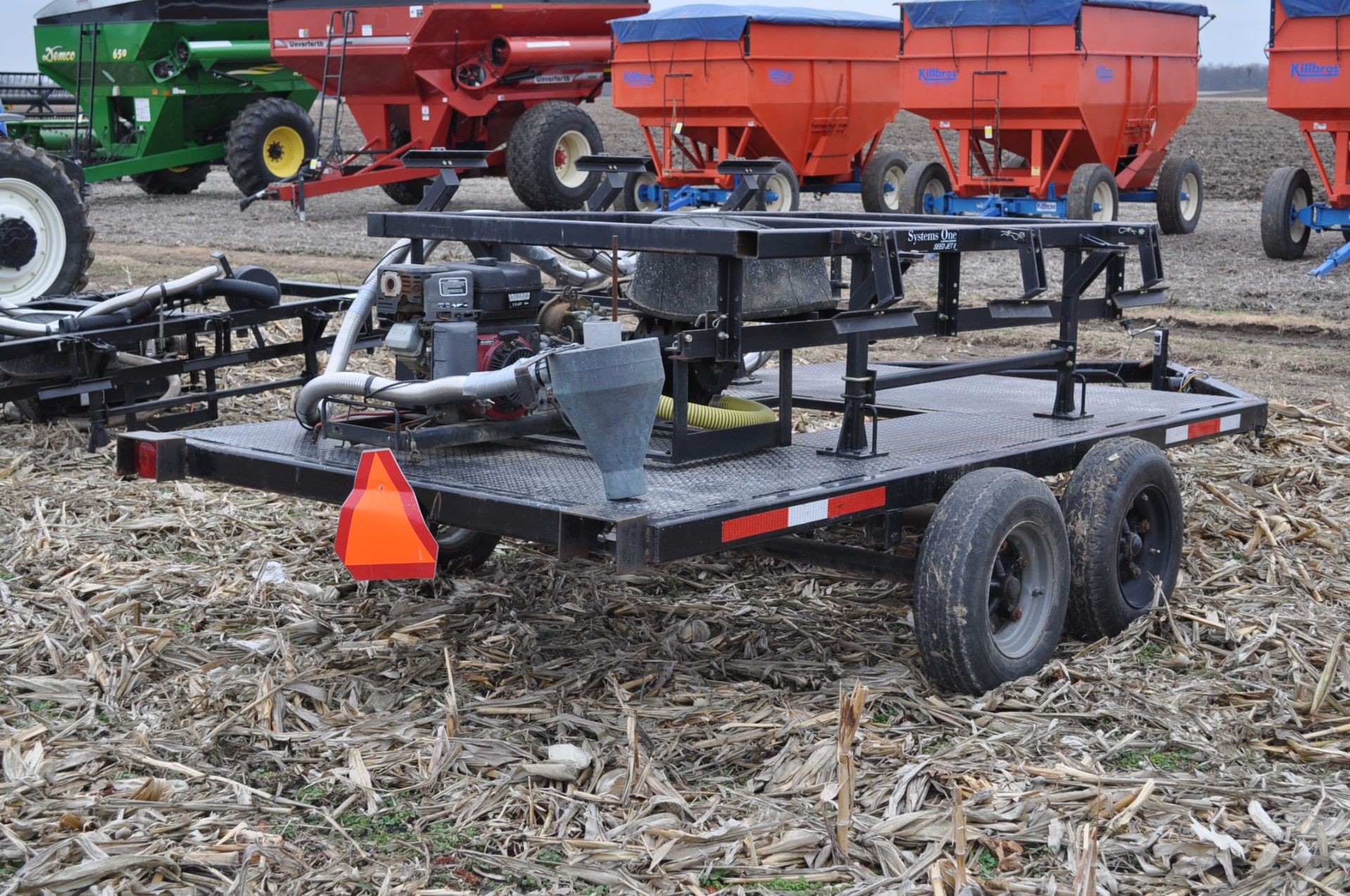 Yetter Seed Jet II air transfer seed tender, holds 2 pro boxes, Briggs & Stratton gas engine, on - Image 3 of 9