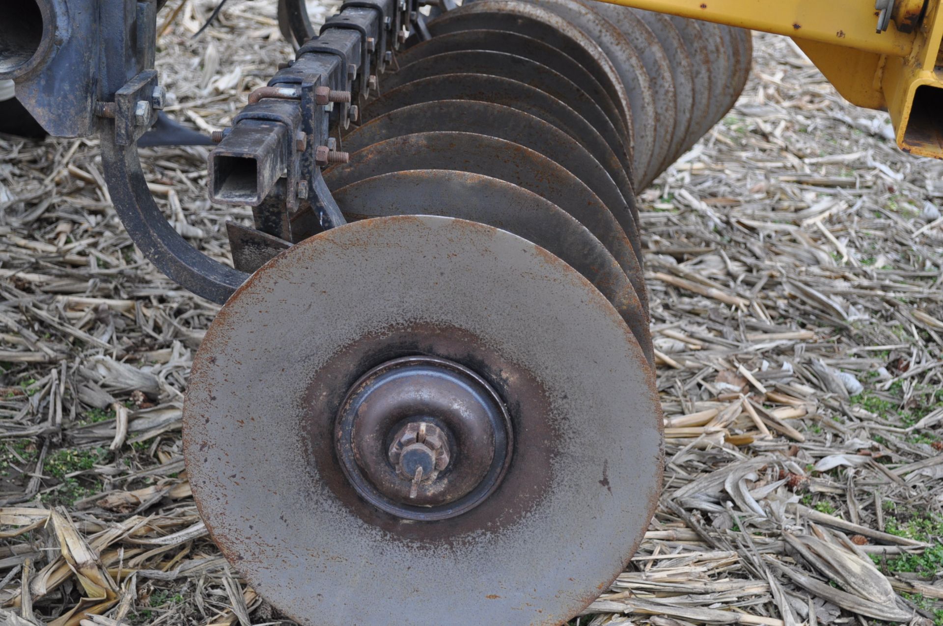 17’ Landoll Finisholl 850 mulch finisher, front blades, 9” sweeps, 3 bar drag, hyd fold - Image 15 of 18