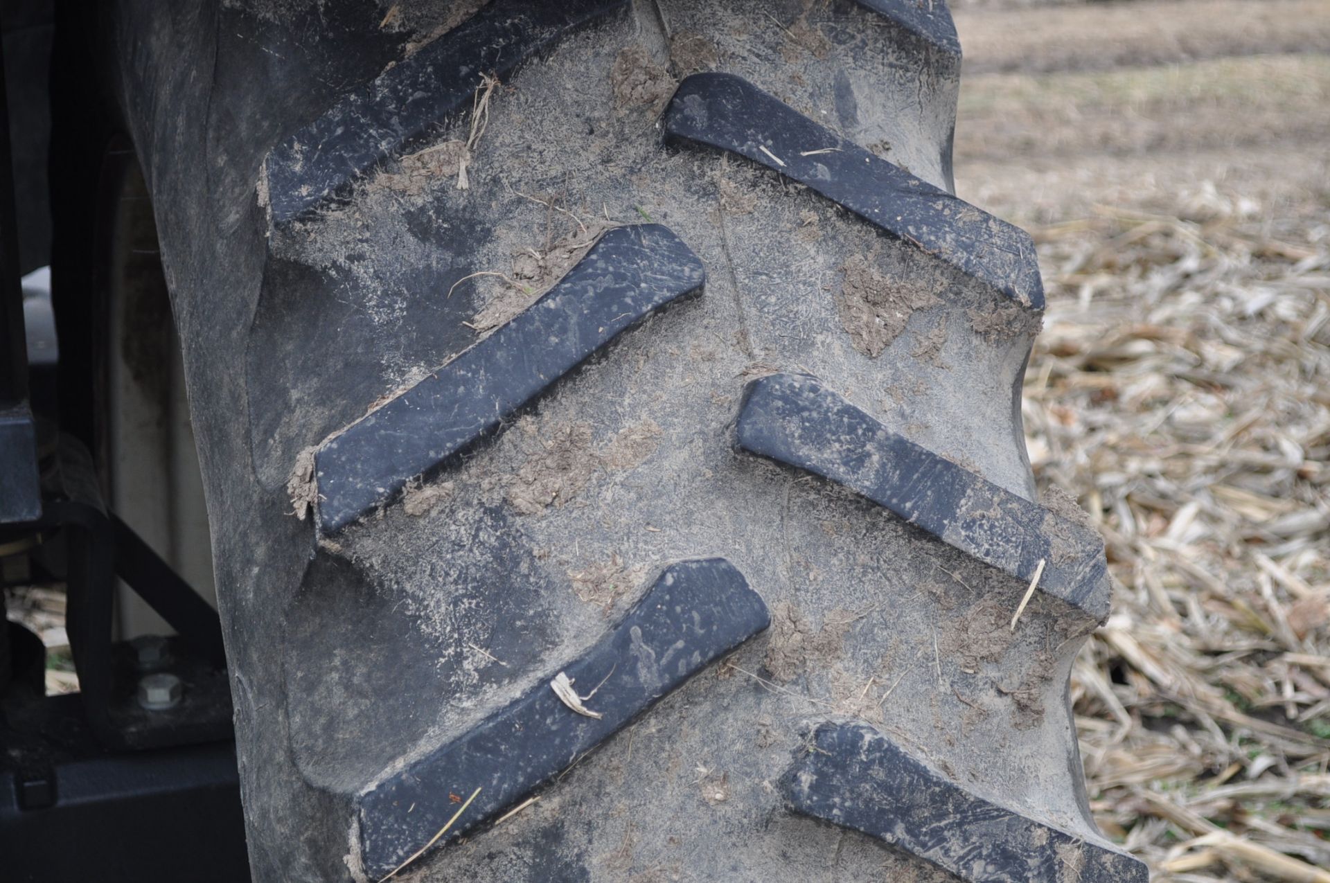 New Holland T6030 tractor, CHA, 16.9 R 38 tires, 11.00-16 front, 6 front wts, 3 hyd remotes, 3 pt, - Image 7 of 21