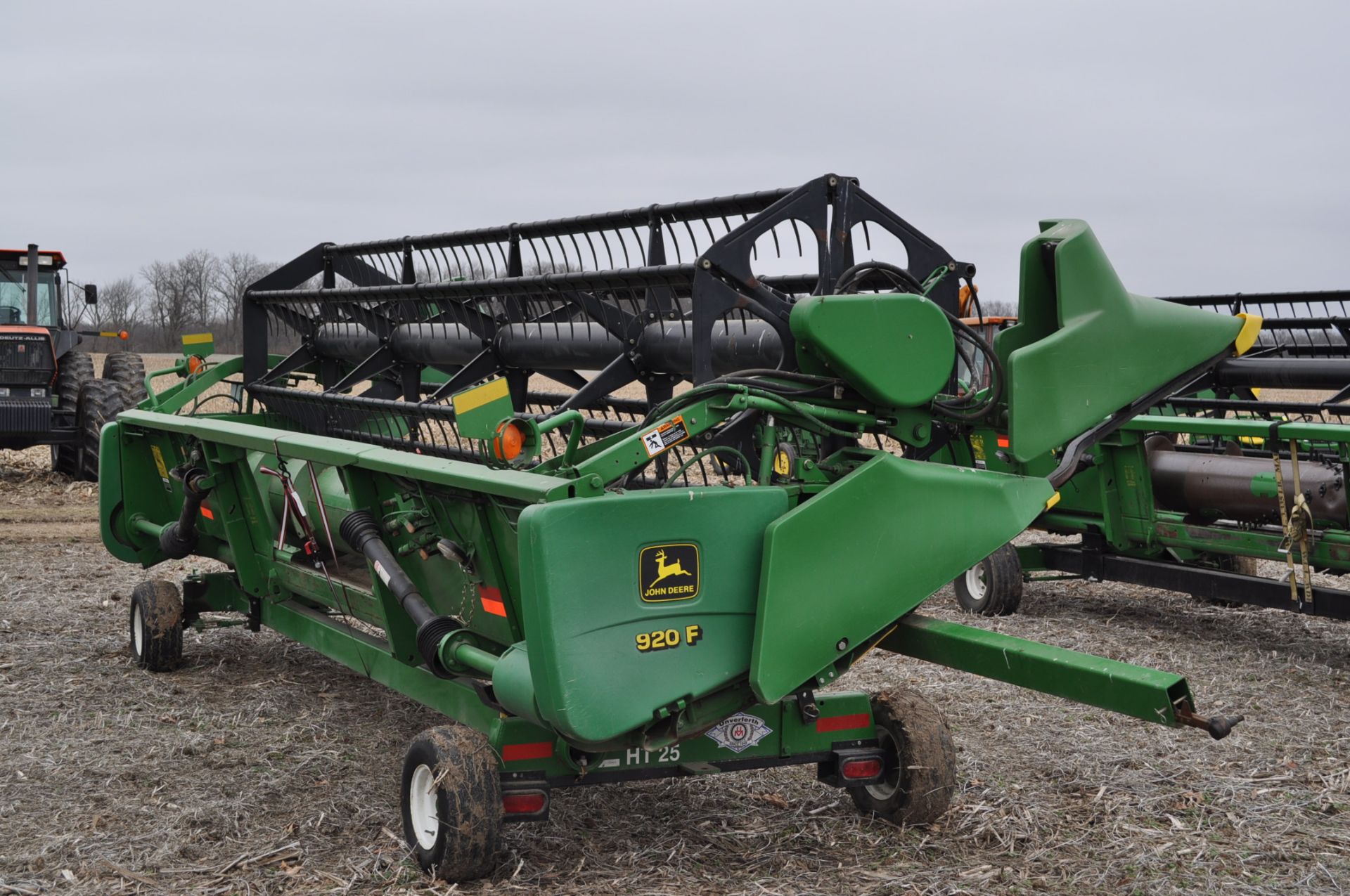 20’ John Deere 920F grain head, pto shafts, hyd reel, hyd fore/aft, SN 685715 - Image 2 of 12