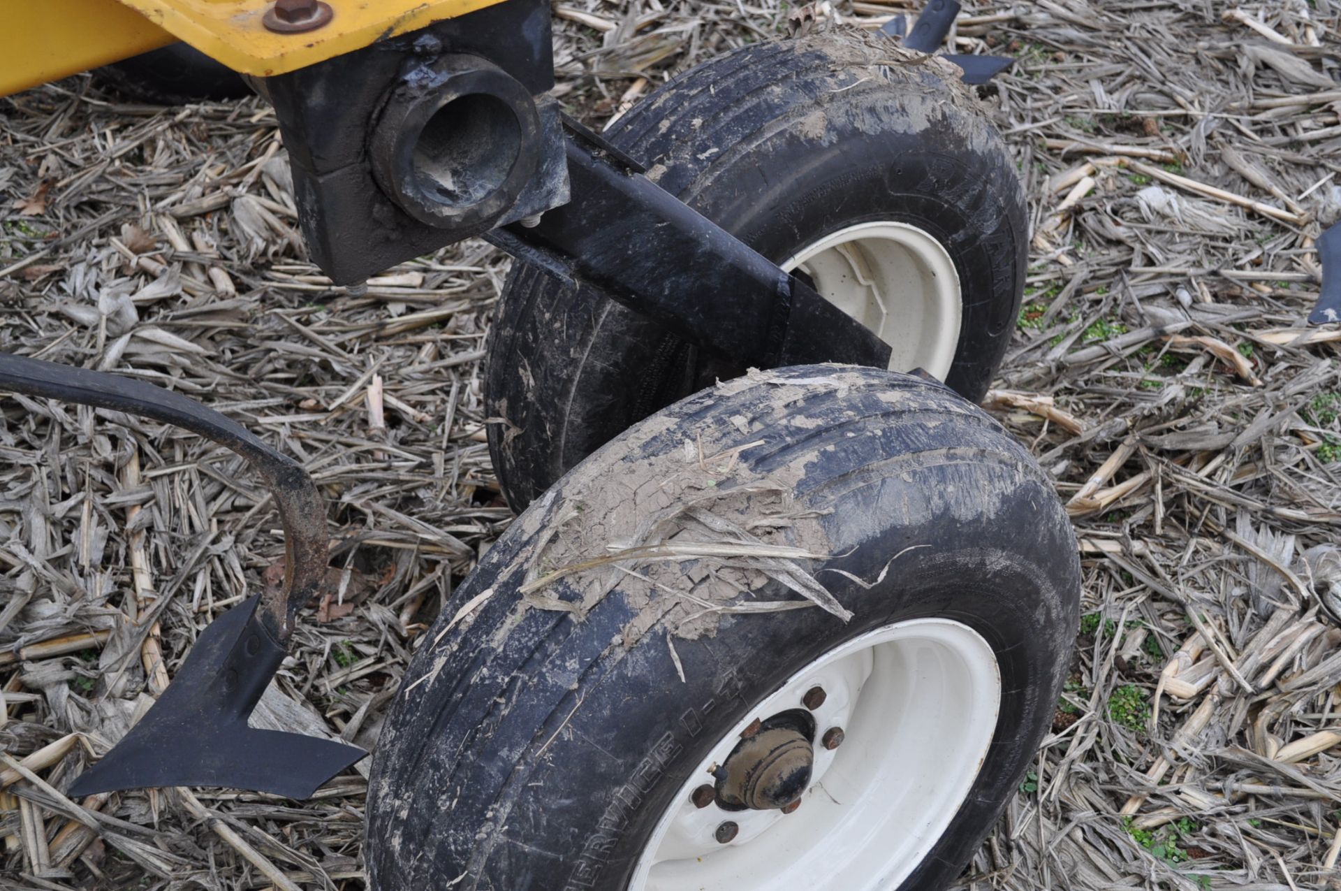 17’ Landoll Finisholl 850 mulch finisher, front blades, 9” sweeps, 3 bar drag, hyd fold - Image 7 of 18