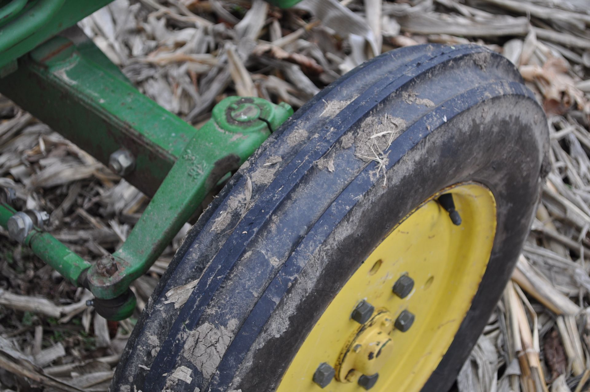 John Deere 850 utility tractor, diesel, 12.4-24 rear, 5.00-16 front, 2 hyd remotes, 3 pt, 540 pto, - Image 8 of 13