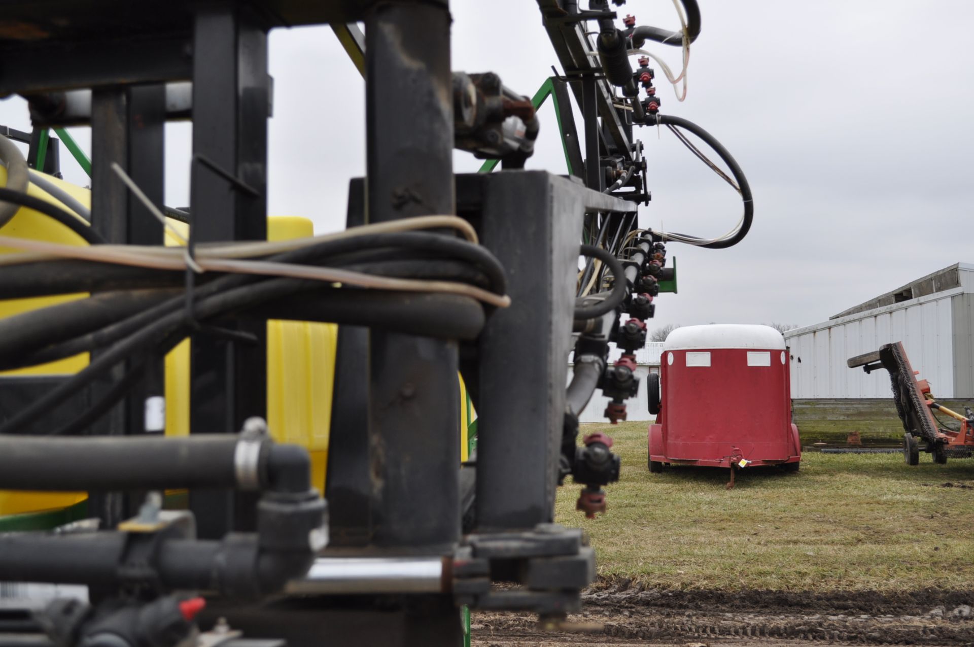 60’ Spray King 1090 sprayer, 1000 gal poly tank, 100 gal rinse tank, foam marker, inductor, hyd - Image 17 of 21