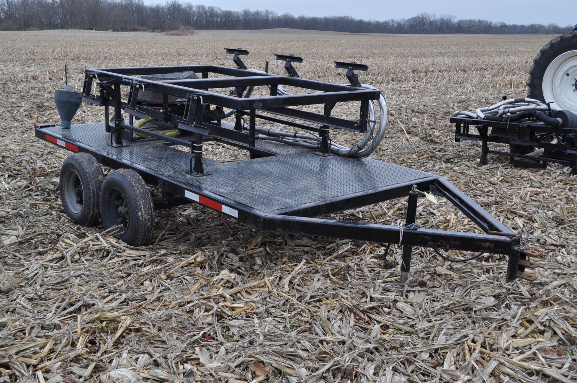 Yetter Seed Jet II air transfer seed tender, holds 2 pro boxes, Briggs & Stratton gas engine, on - Image 4 of 9