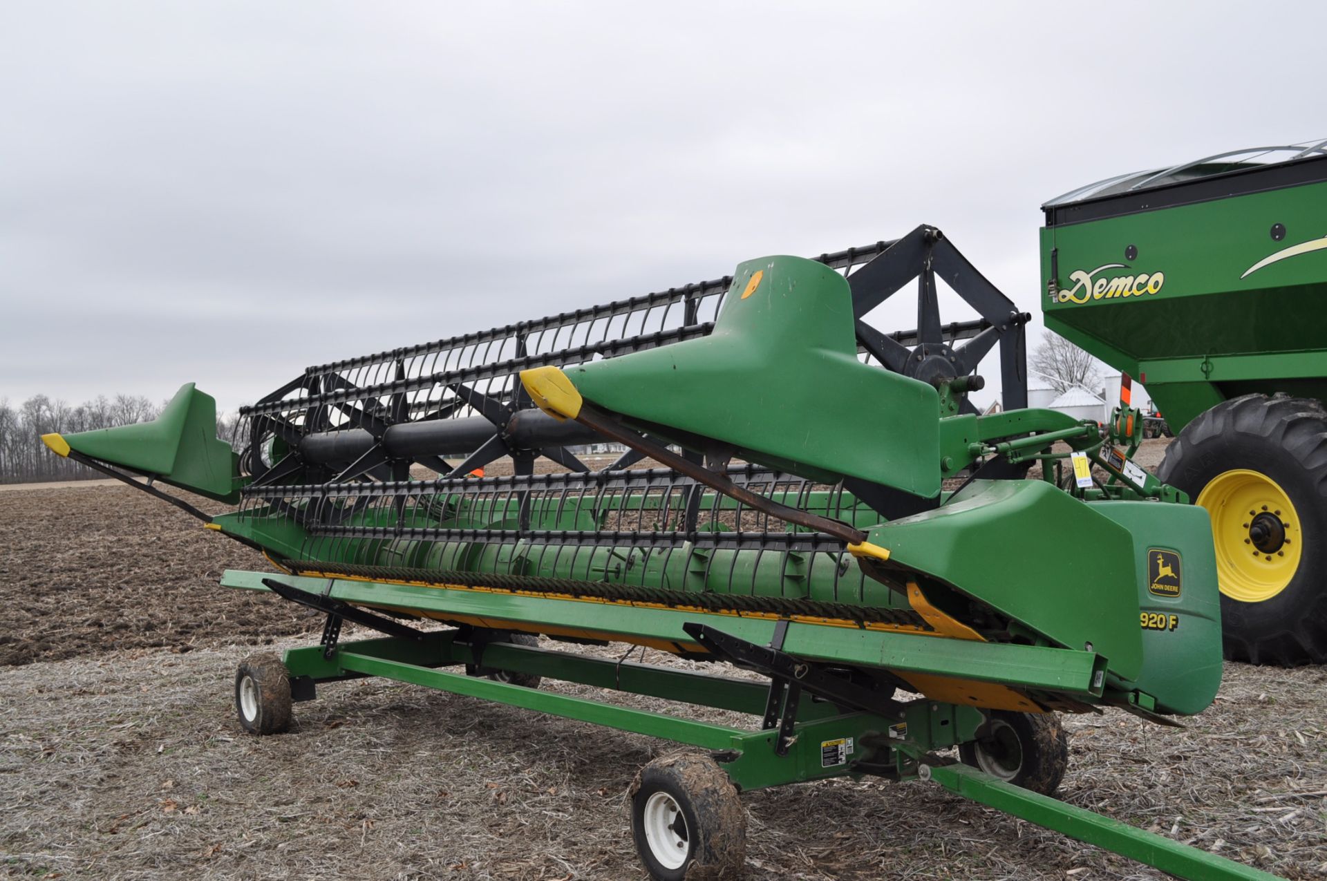 20’ John Deere 920F grain head, pto shafts, hyd reel, hyd fore/aft, SN 685715 - Image 4 of 12