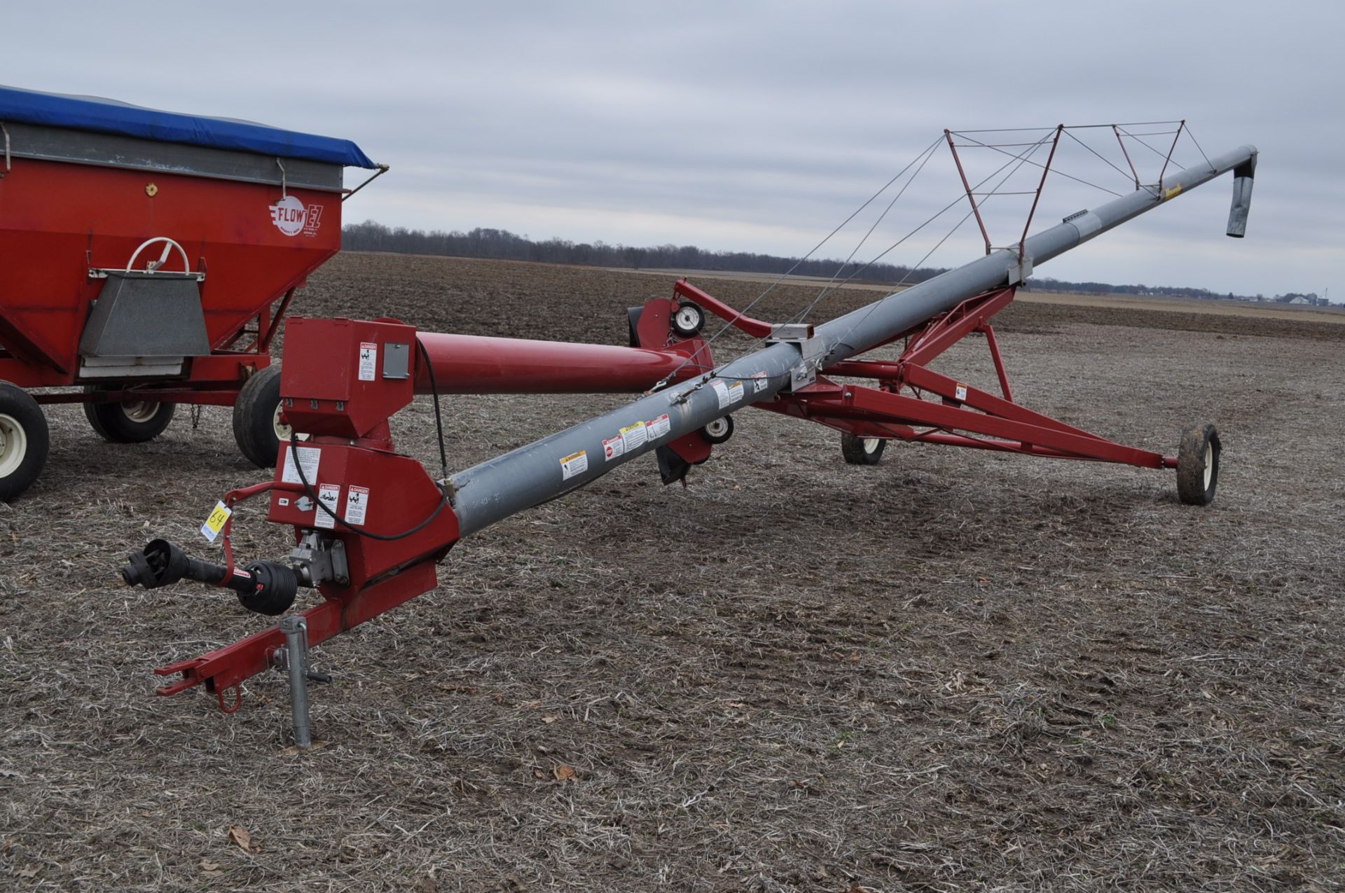 10” x 62’ Mayrath swing-a-way auger, 540 pto, hyd raise