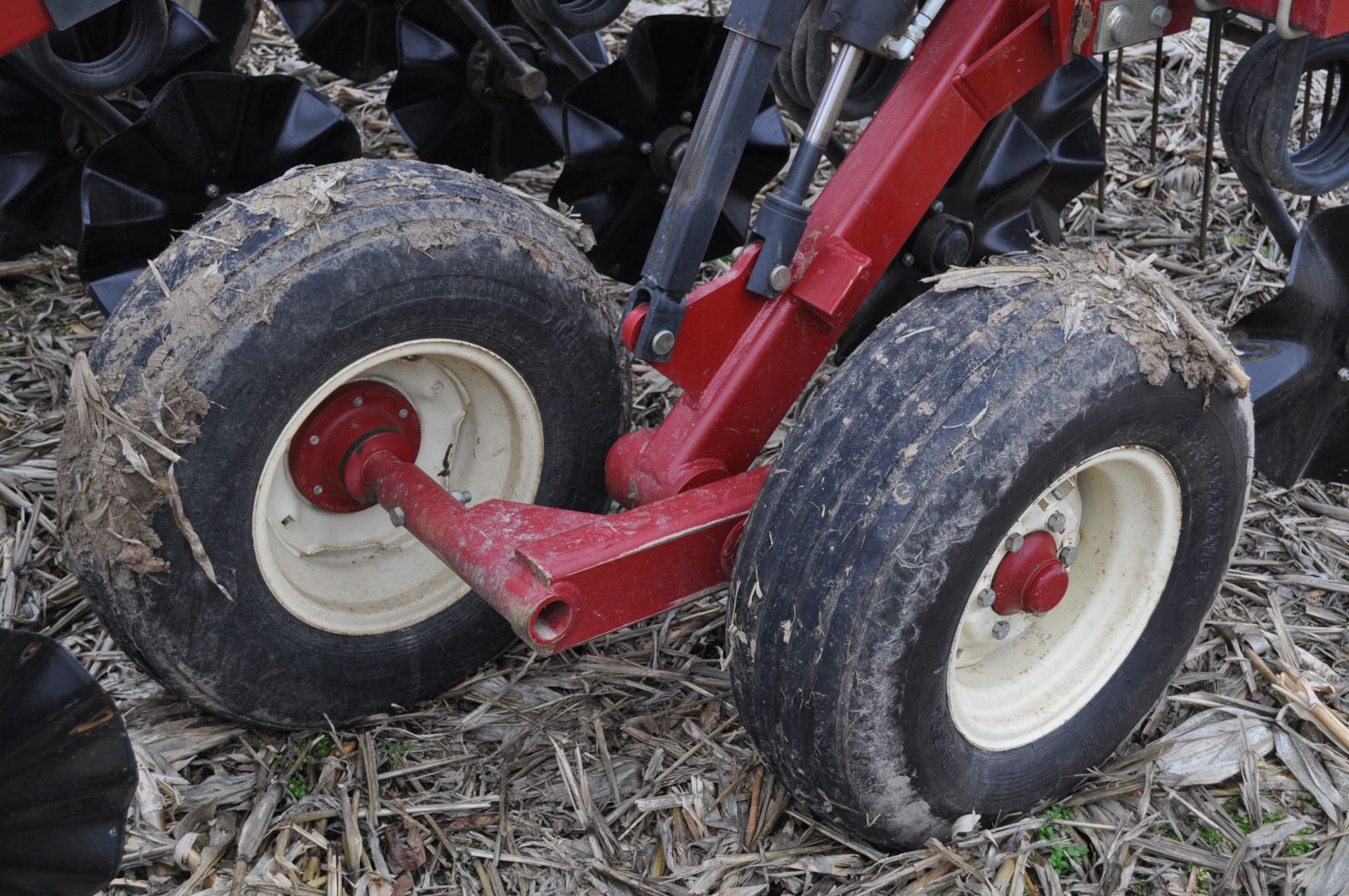 18’ Salford RTS vertical till, coil tine harrow, rolling basket, hyd fold, SN 092072ML - Image 6 of 16