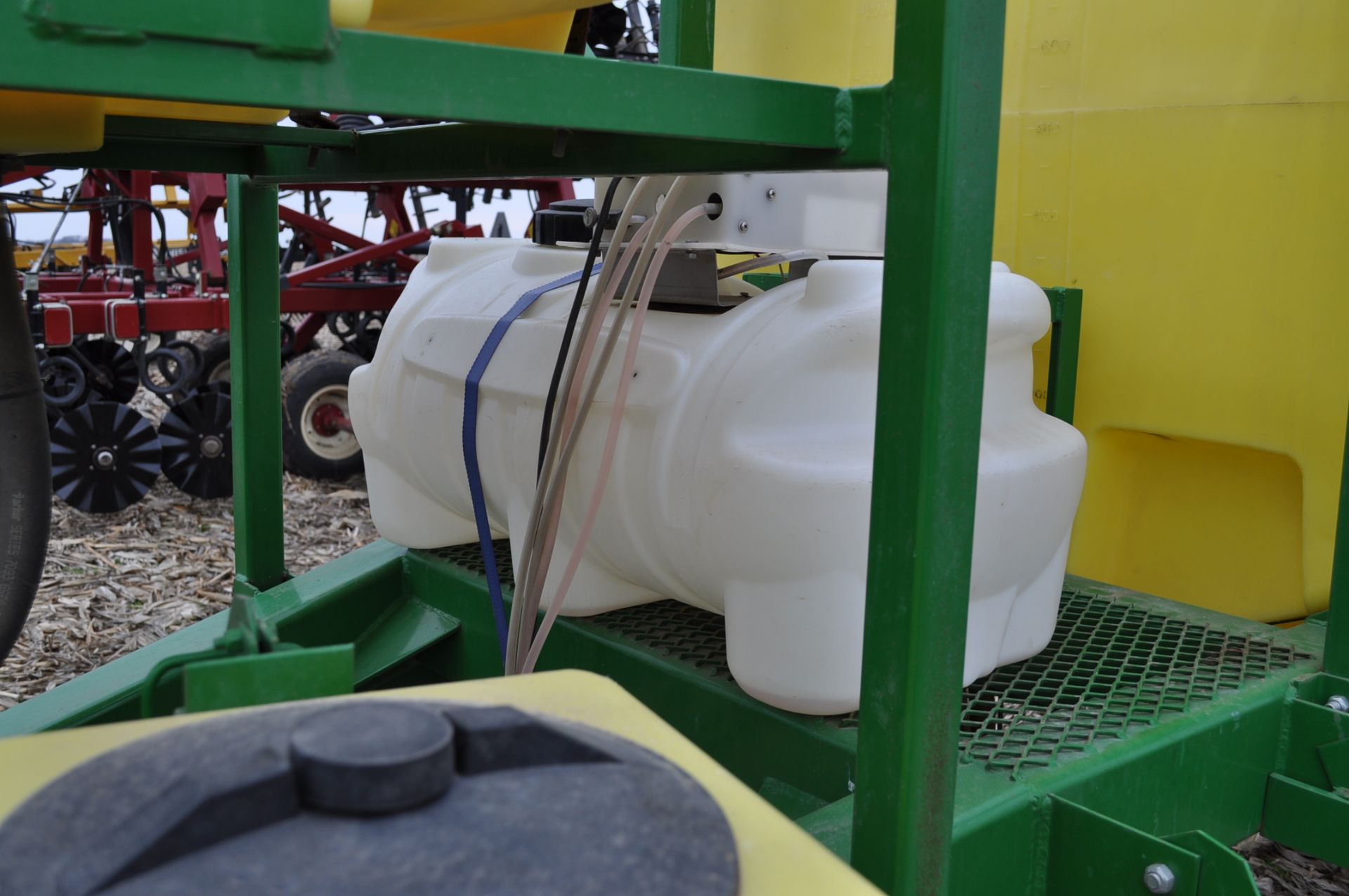 60’ Spray King 1090 sprayer, 1000 gal poly tank, 100 gal rinse tank, foam marker, inductor, hyd - Image 9 of 21