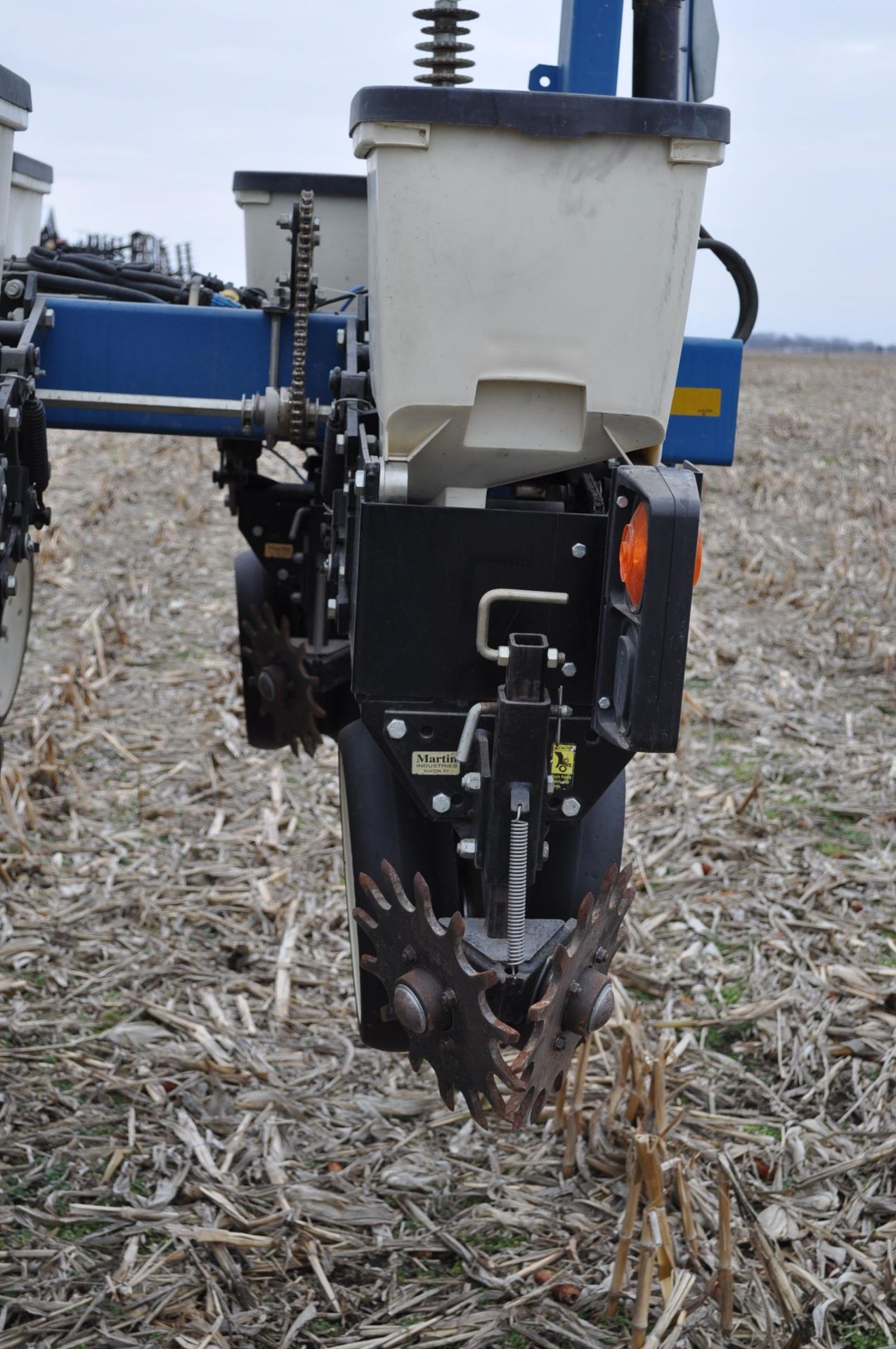 Kinze 3600TR planter, 12/24 twin row, Martin row cleaners, markers, finger pick up, cast closing - Image 11 of 20