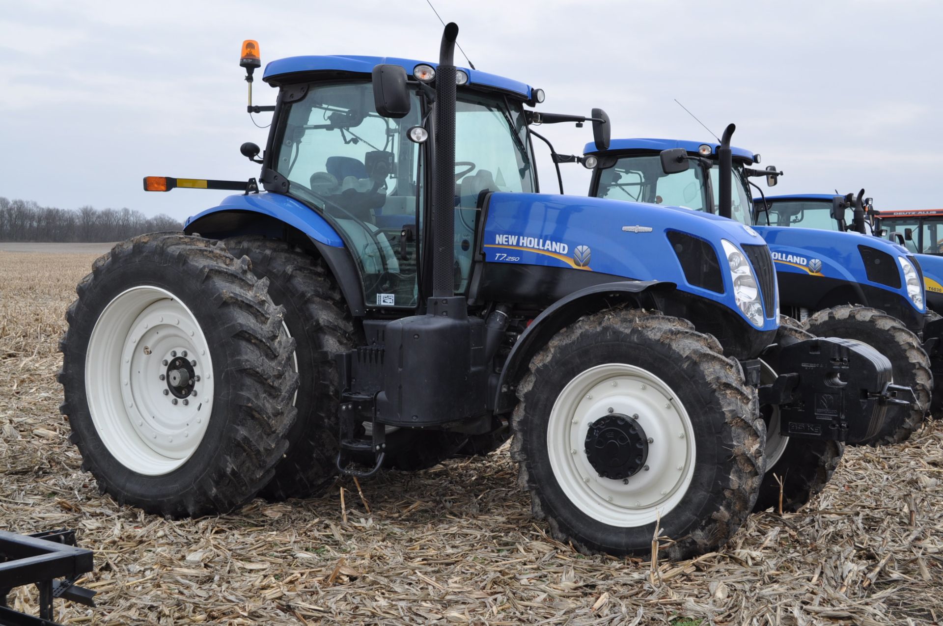 New Holland T7.250 tractor, 480/80 R 46 duals, Michelin 380/85 R 34 front, Super Steer, front wts, - Image 4 of 28