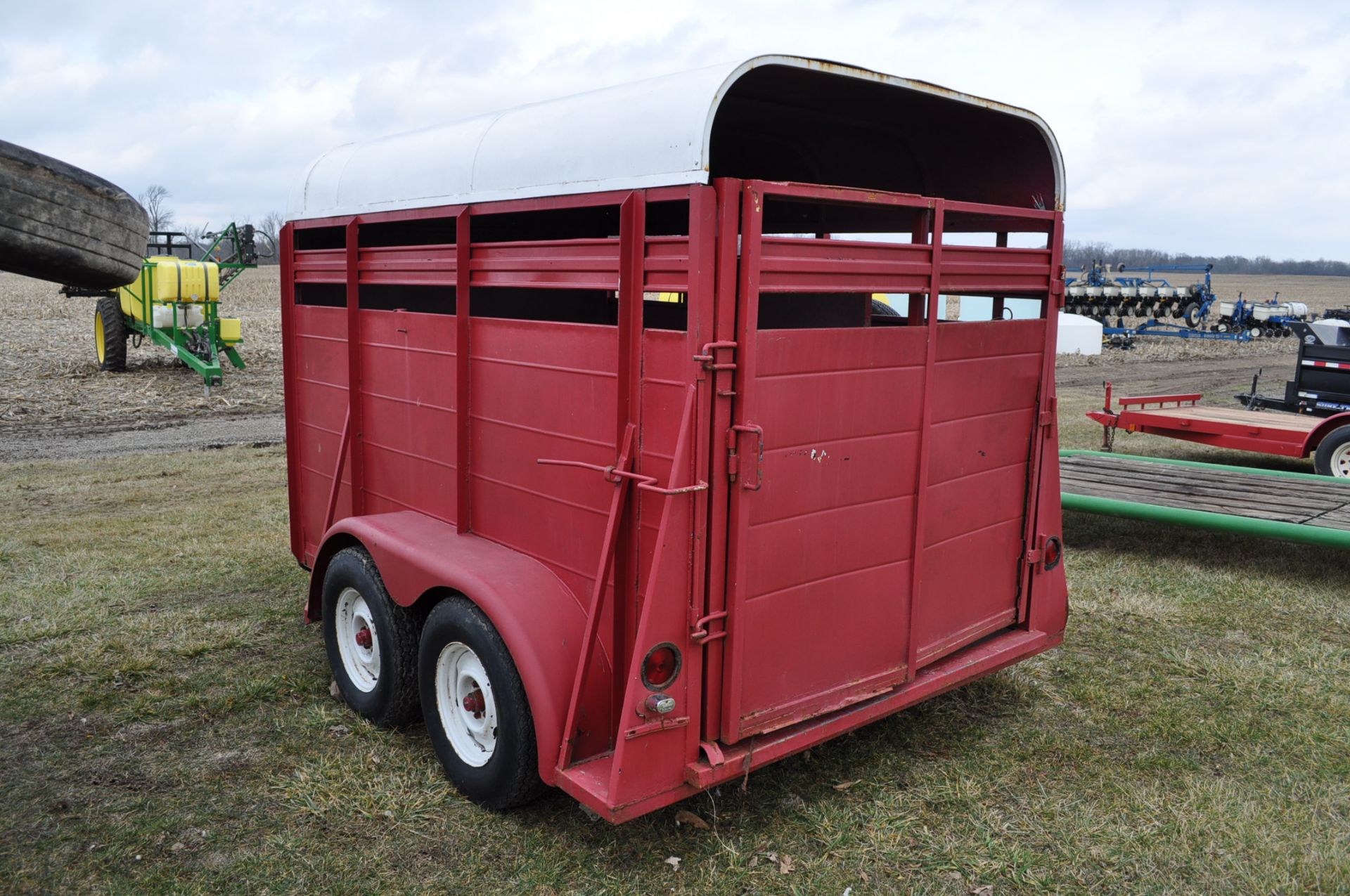 68” x 12.5’ livestock trailer, tandem axle, bumper pull, center gate, rear sliding door, side - Image 2 of 9