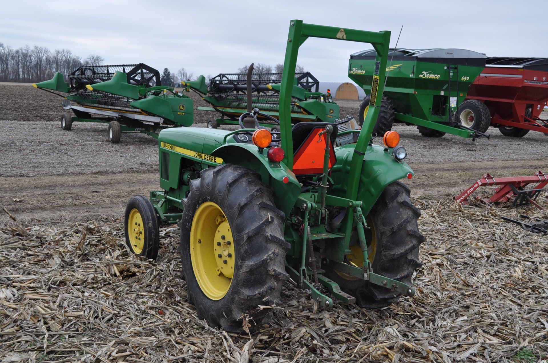 John Deere 850 utility tractor, diesel, 12.4-24 rear, 5.00-16 front, 2 hyd remotes, 3 pt, 540 pto, - Image 2 of 13