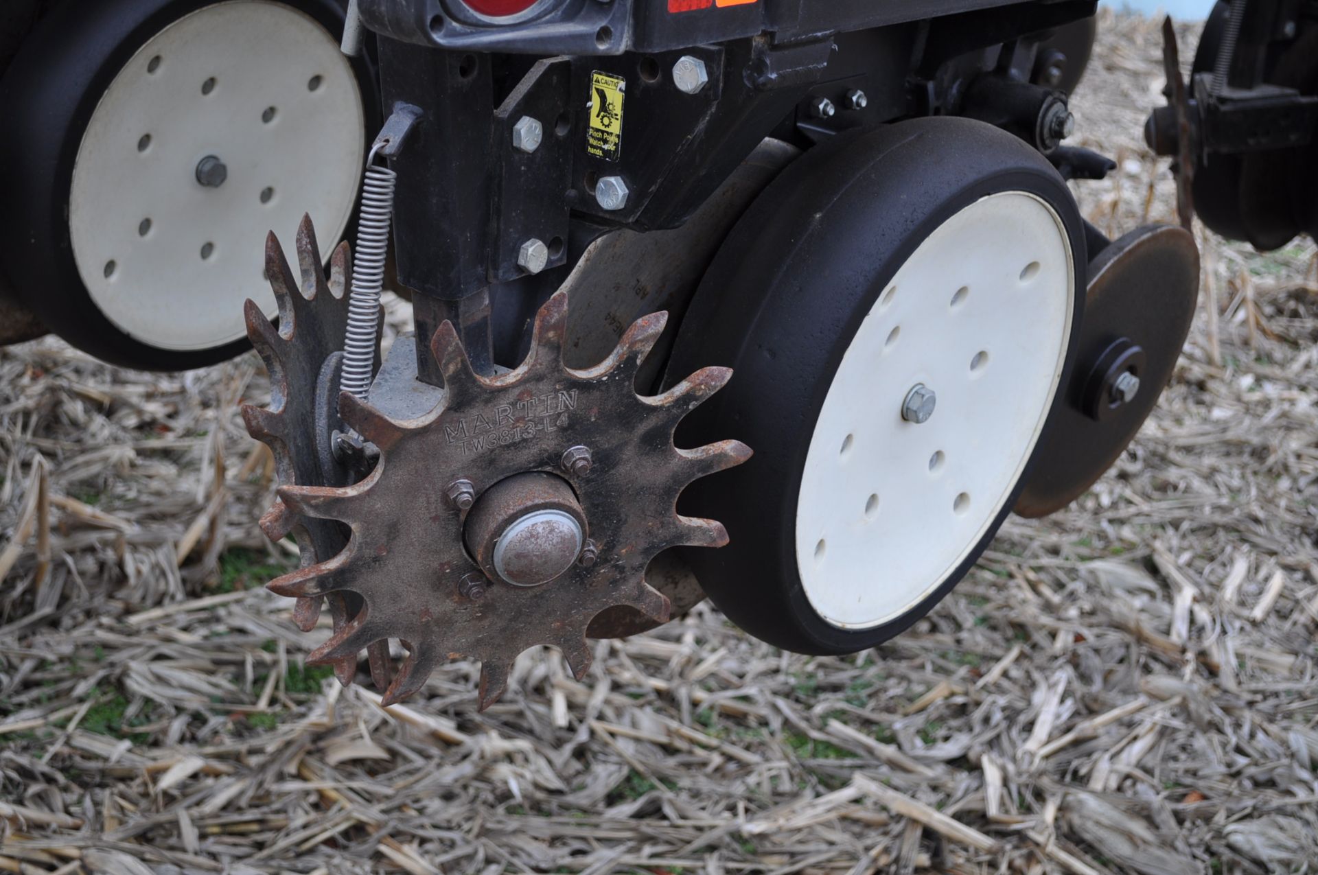 Kinze 3600TR planter, 12/24 twin row, Martin row cleaners, markers, finger pick up, cast closing - Image 10 of 20