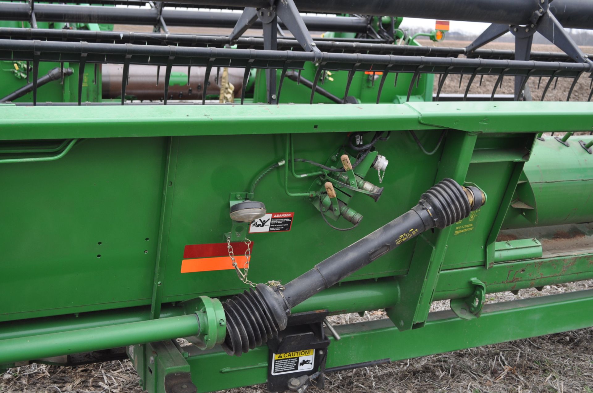 20’ John Deere 920F grain head, pto shafts, hyd reel, hyd fore/aft, SN 685715 - Image 6 of 12