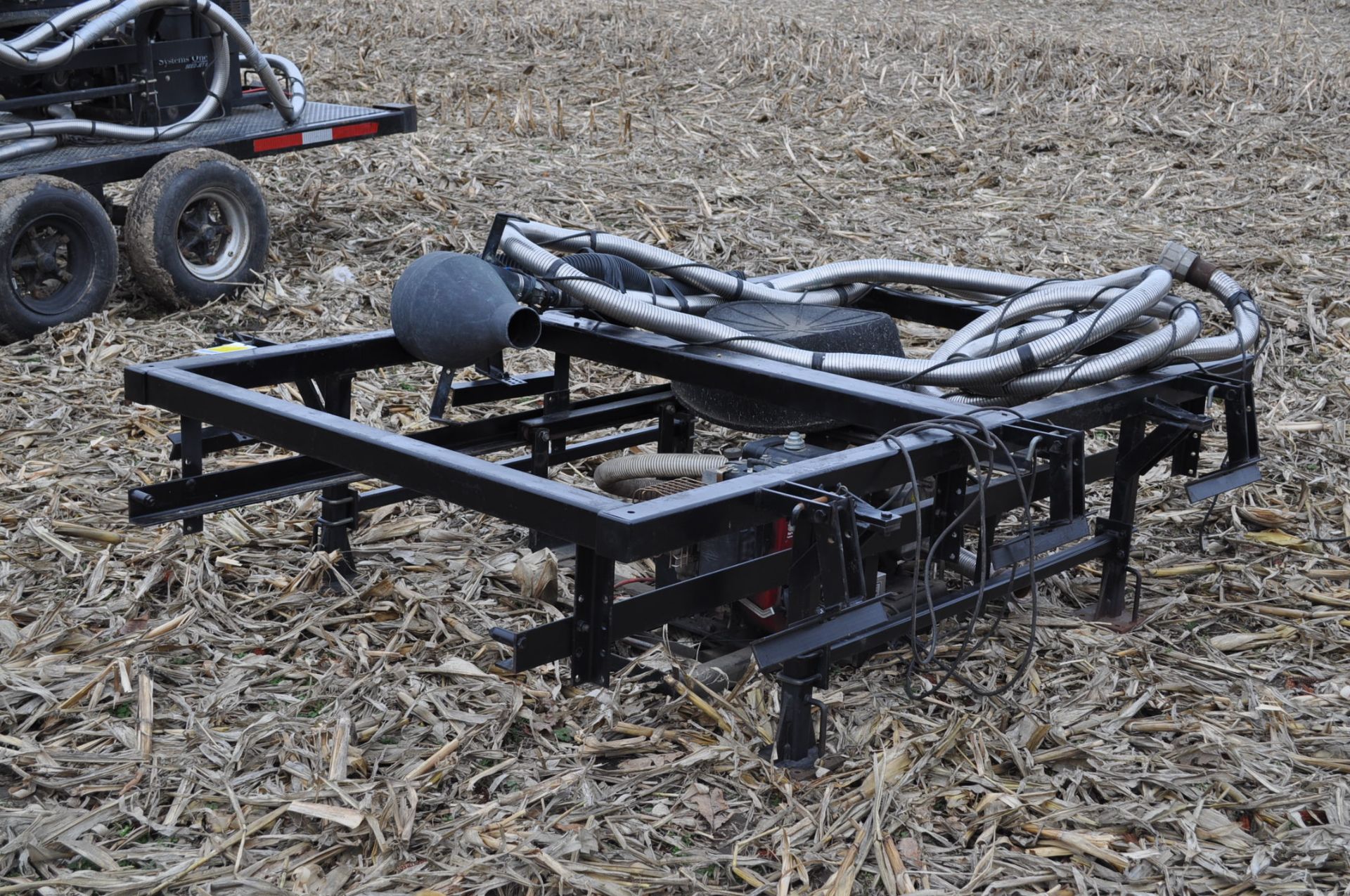 Yetter Seed Jet II air transfer seed tender, holds 2 pro boxes, Briggs & Stratton gas engine - Image 2 of 9