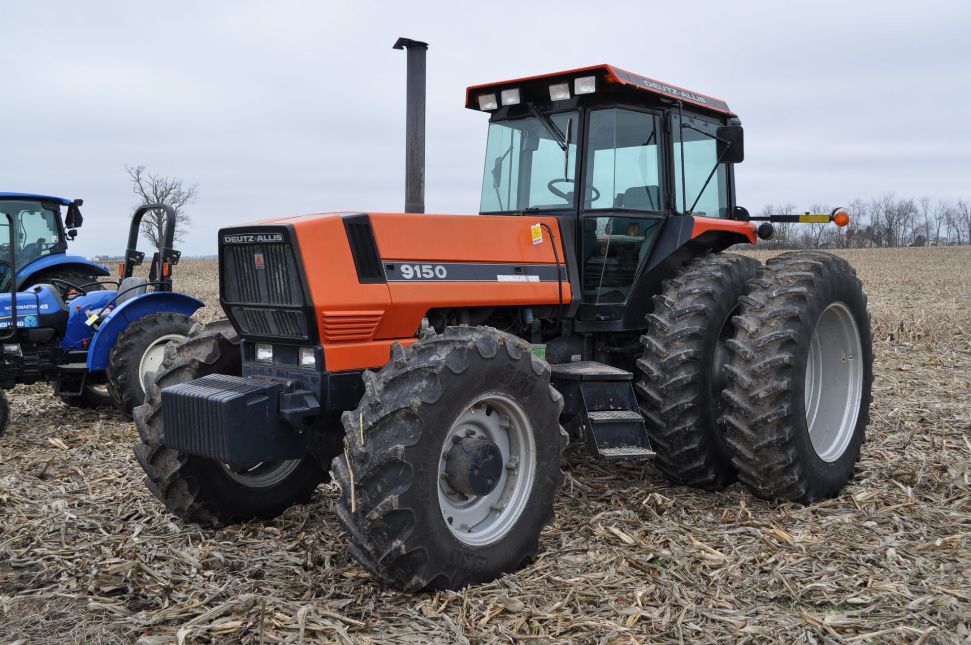 Deutz Allis 9150 tractor, MFWD, 18.4 R 42 duals, 420/85 R 28 tires, 6+3 speed range, 2 hyd