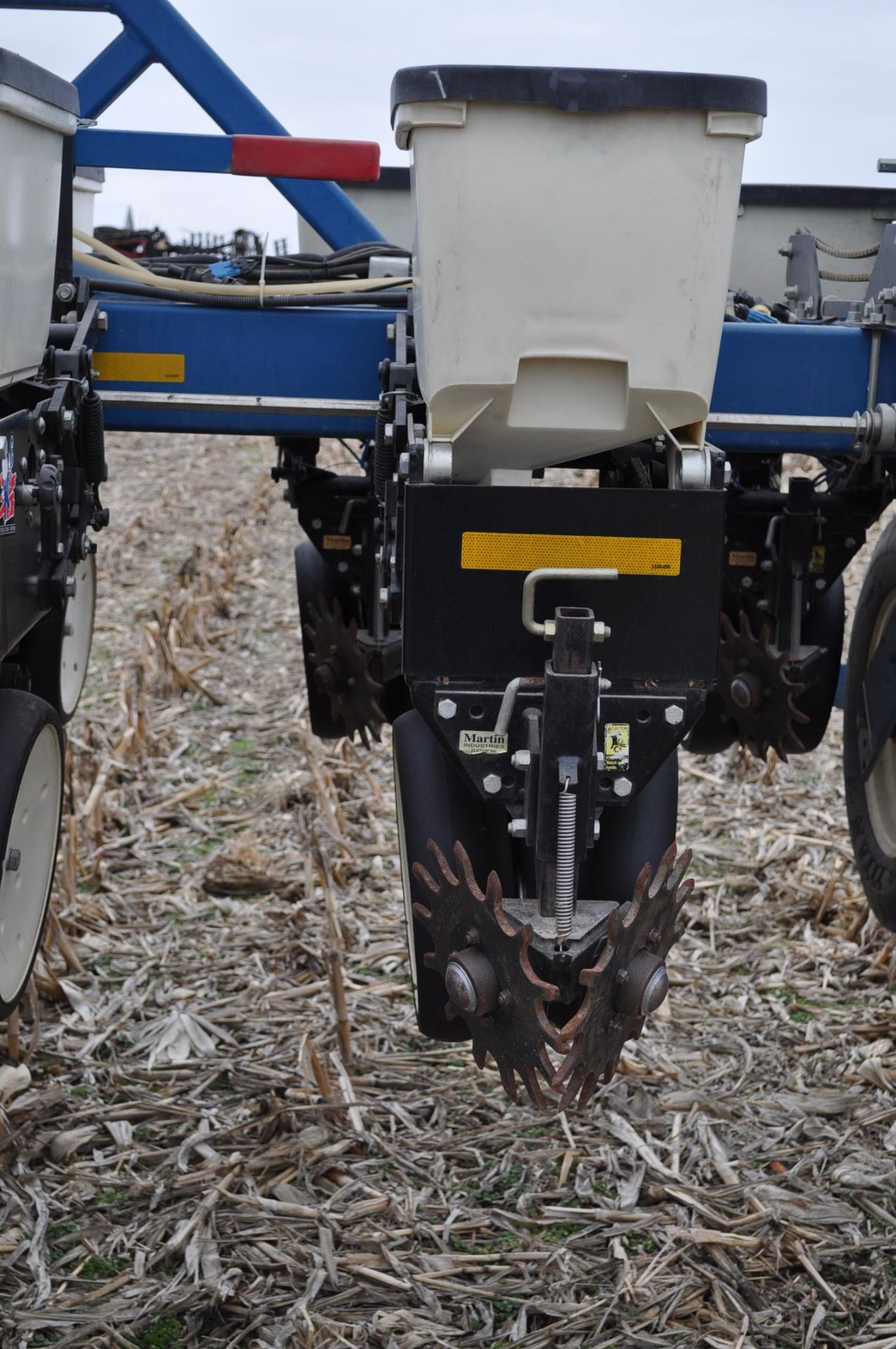 Kinze 3600TR planter, 12/24 twin row, Martin row cleaners, markers, finger pick up, cast closing - Image 12 of 20