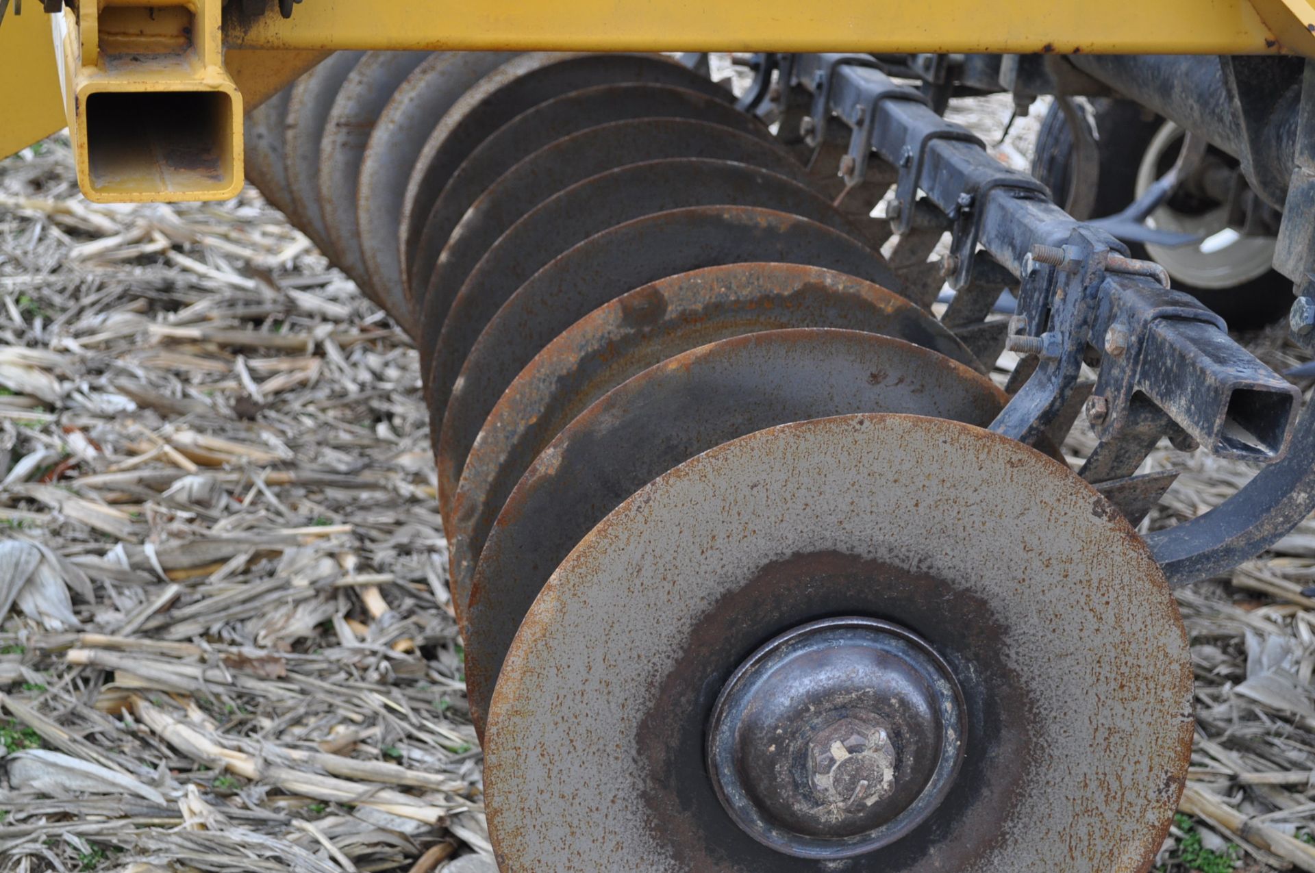 17’ Landoll Finisholl 850 mulch finisher, front blades, 9” sweeps, 3 bar drag, hyd fold - Image 5 of 18