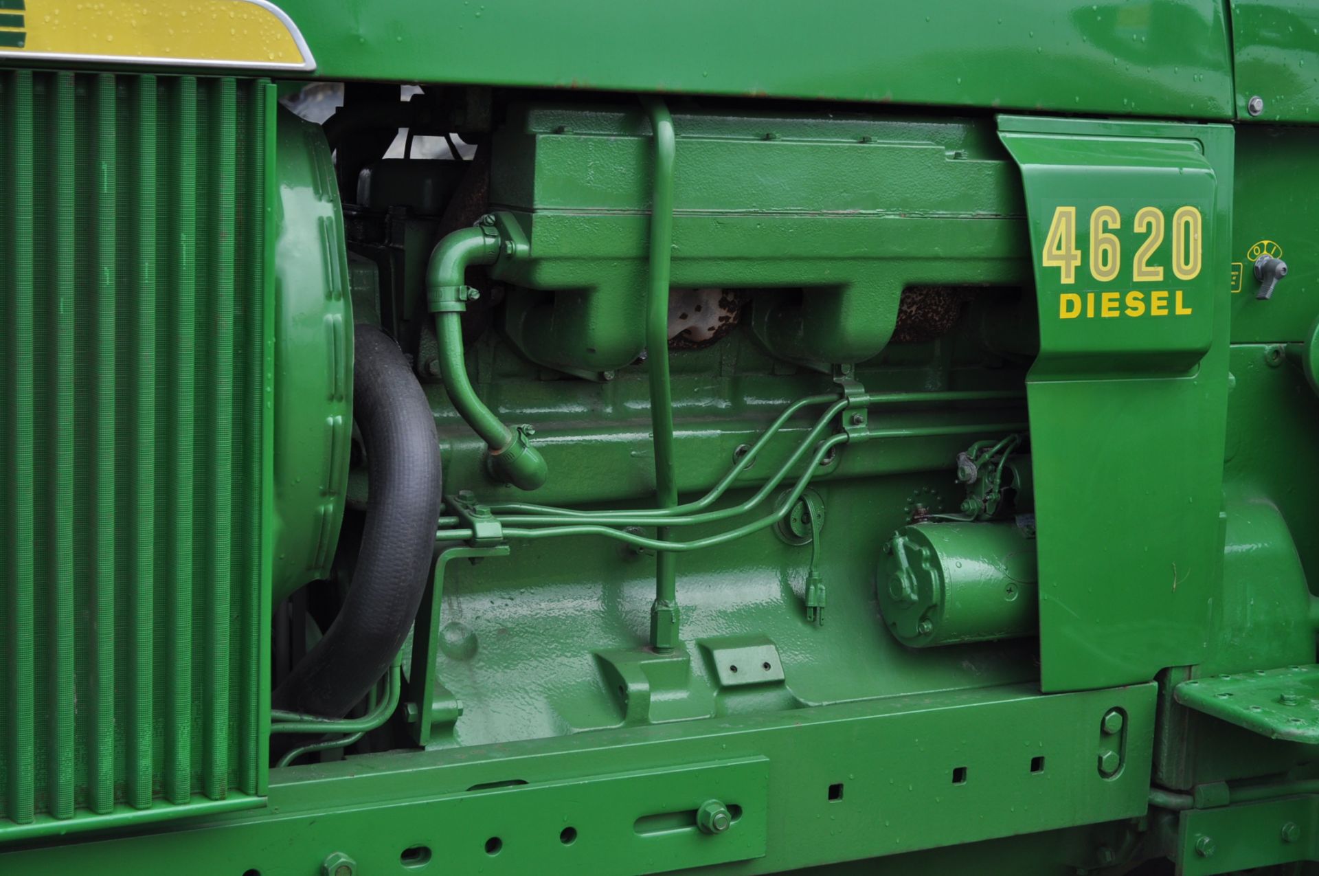 John Deere 4520 tractor, ***4520 frame with 4620 engine**** diesel, 18.4-38 new inside rear - Image 10 of 17