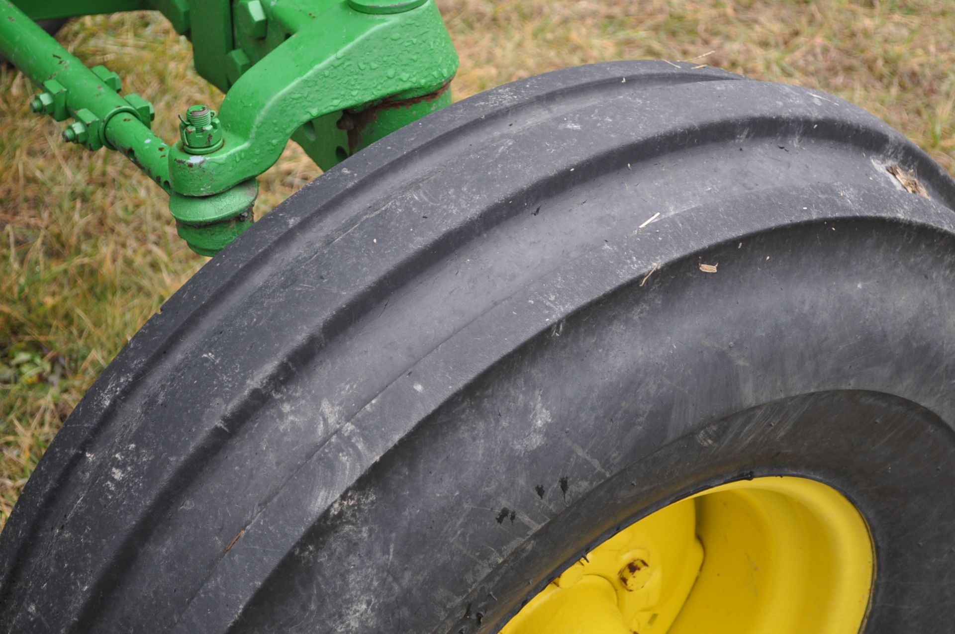 John Deere 4230 tractor, diesel, 18.4-34 hub duals, 10.00-16 front, CHA, Quad range, 2 hyd - Image 8 of 23