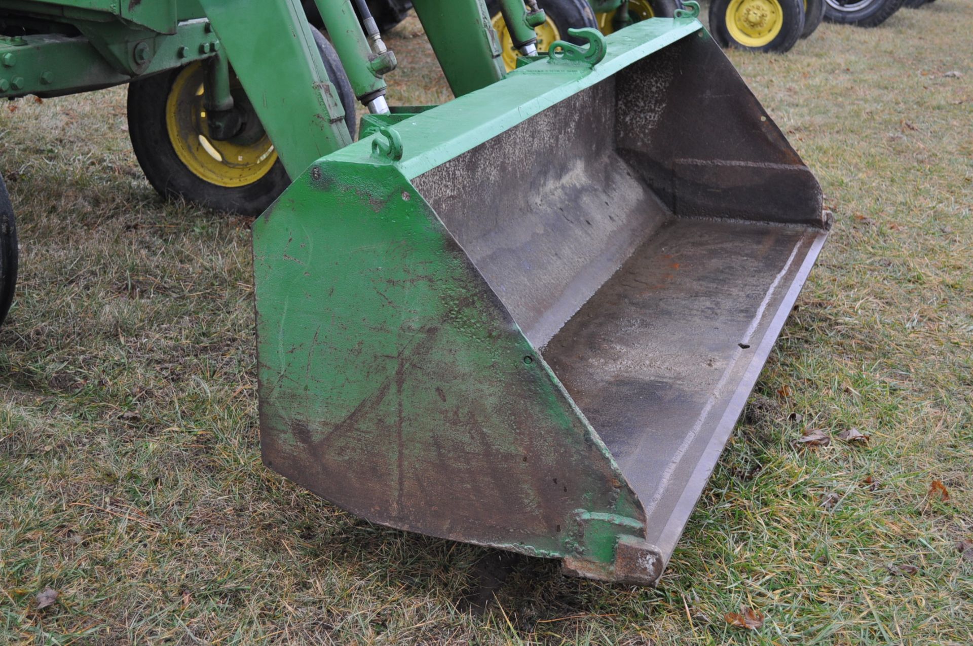 John Deere 4030 tractor, diesel, 18.4-34 rear duals, rear wts, 9.5-15 front, 4-post canopy, Syncro, - Image 17 of 26