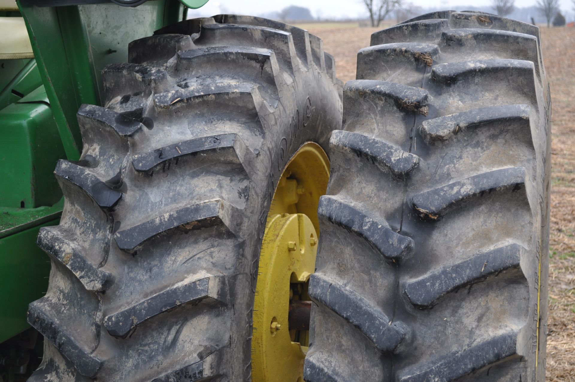 John Deere 4320 tractor, diesel, 18.4-38 duals, 10.00-16 wide front, Syncro, 2 hyd remotes, 540/1000 - Image 6 of 20