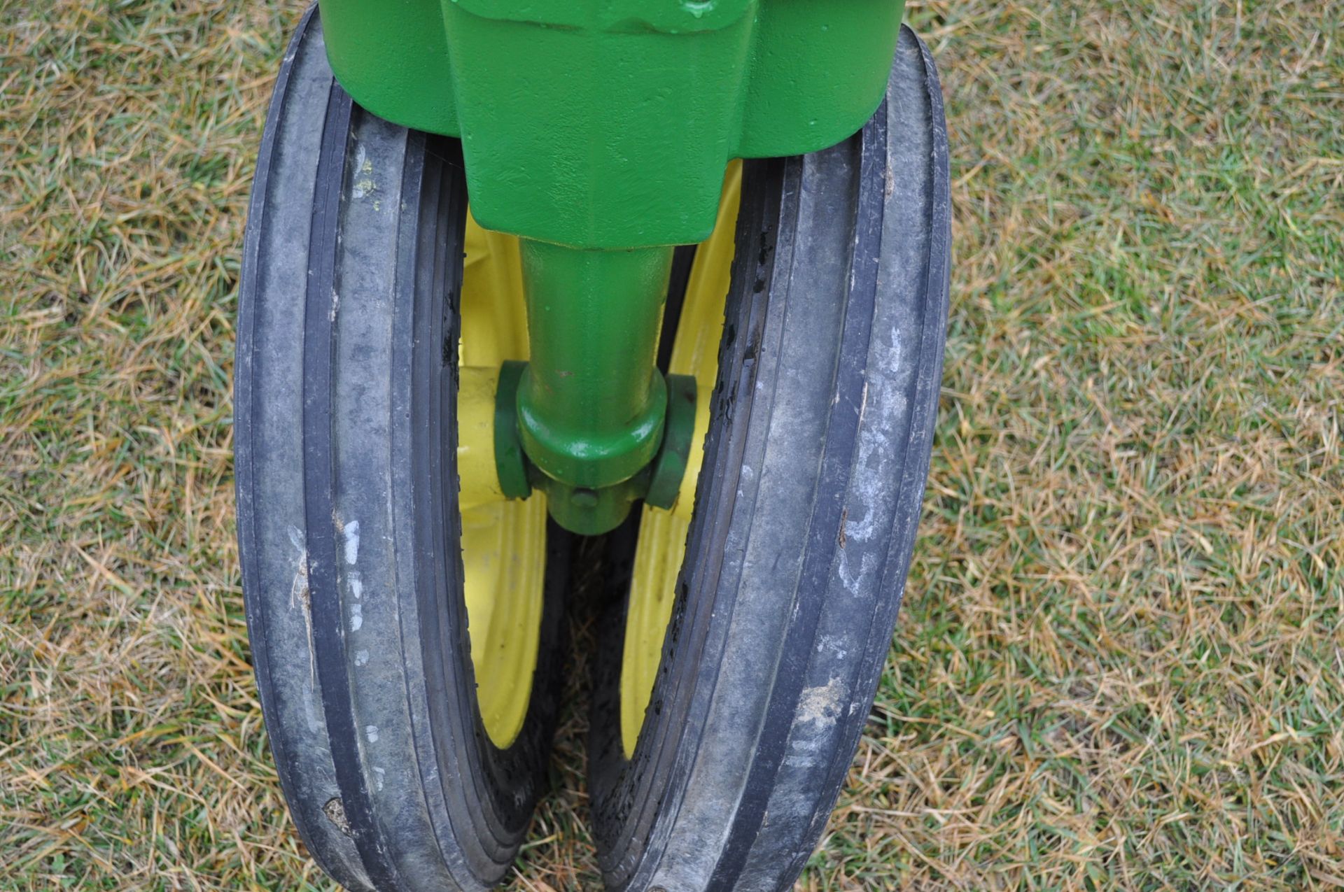 John Deere H tractor, NEW 9.5-32 rear, narrow front, 540 pto, SN H-7475 - Image 5 of 12