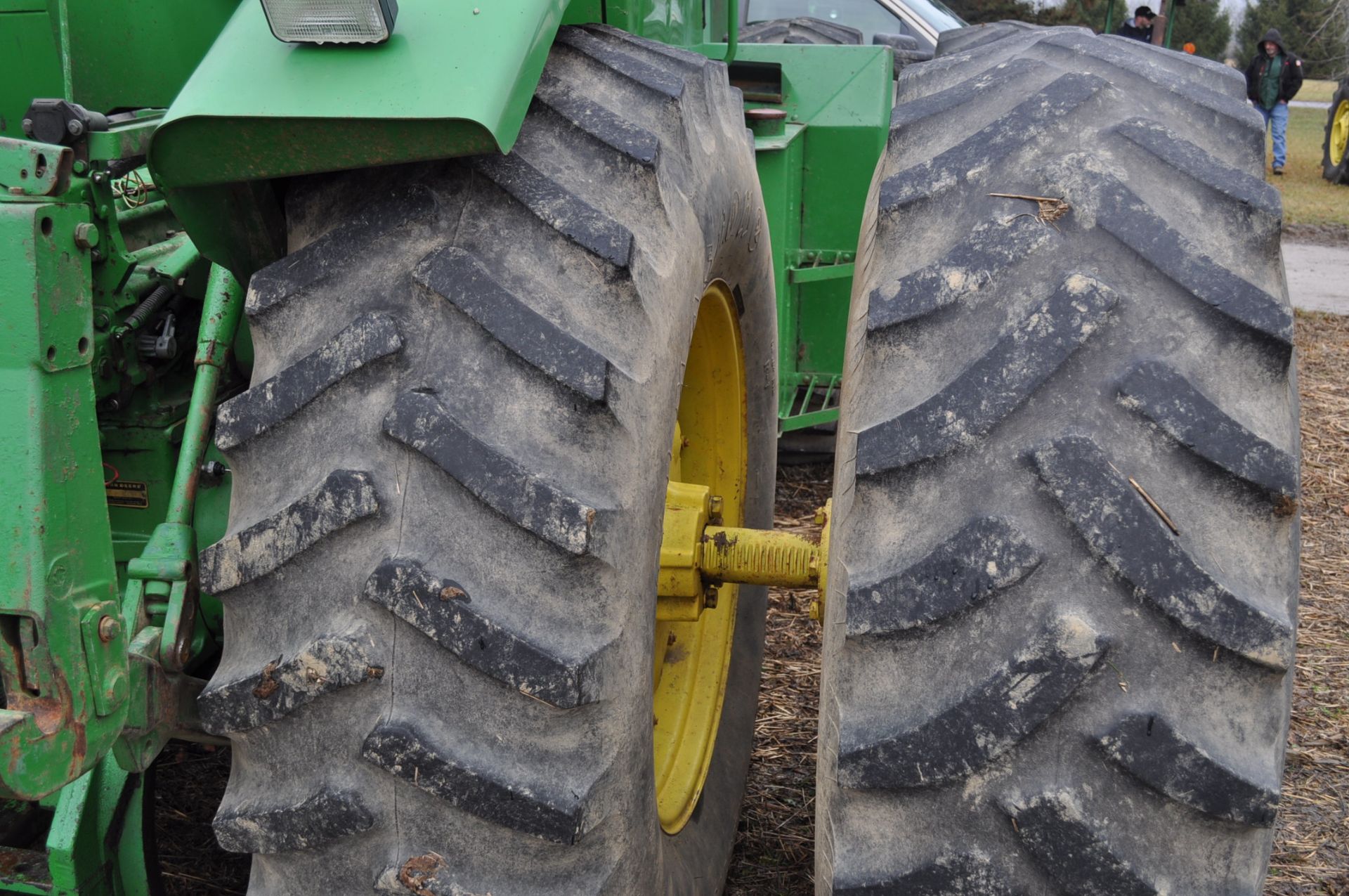 John Deere 8430 tractor, 4WD, diesel, 20.8-34 duals, CHA, Quad range, 3 hyd remotes, 1000 pto, 3 pt, - Image 7 of 19