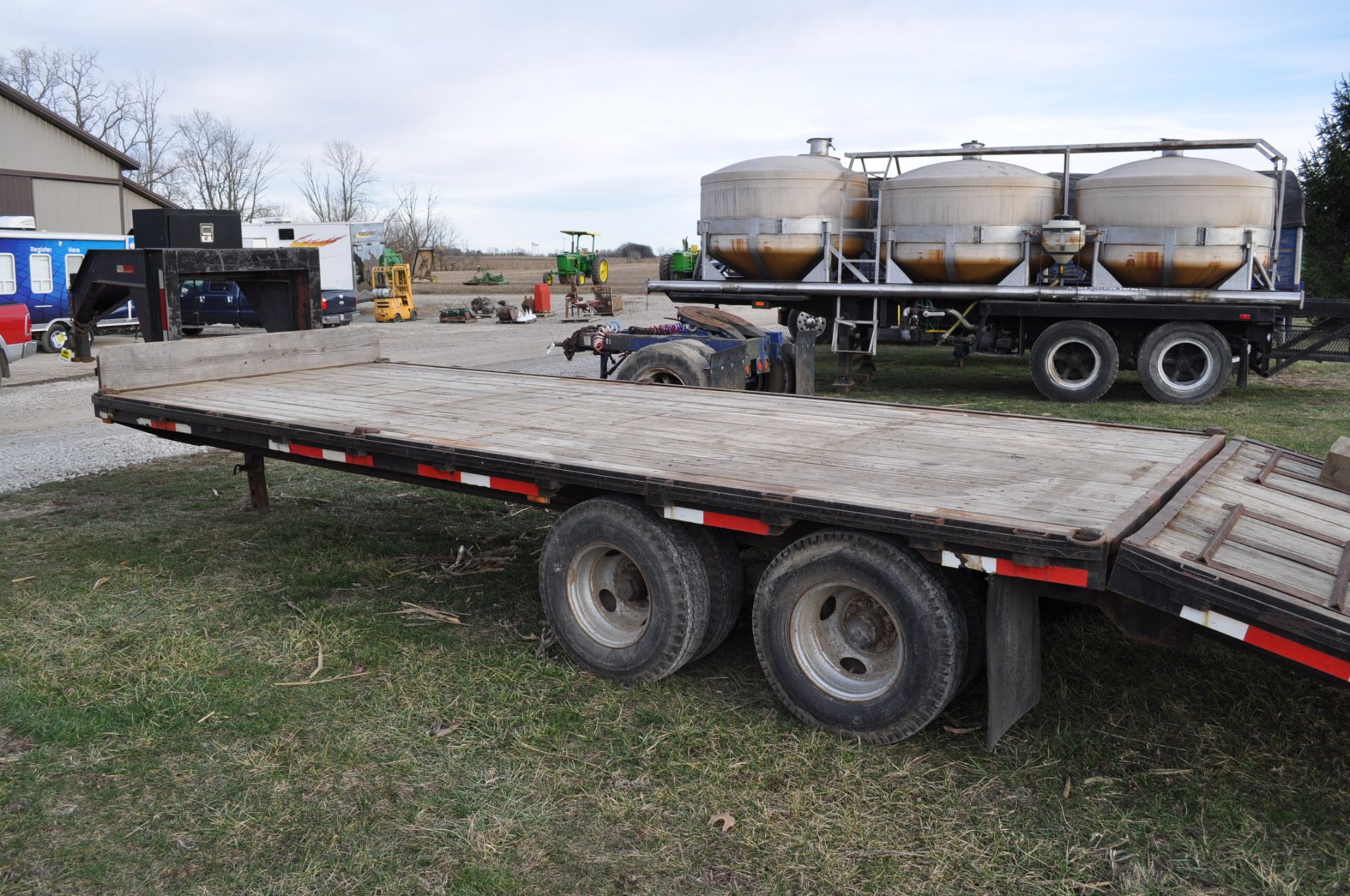 8’ x 20’+5’ gooseneck trailer, dual tandem, ramps, movable dovetail, NO TITLE - Image 5 of 11