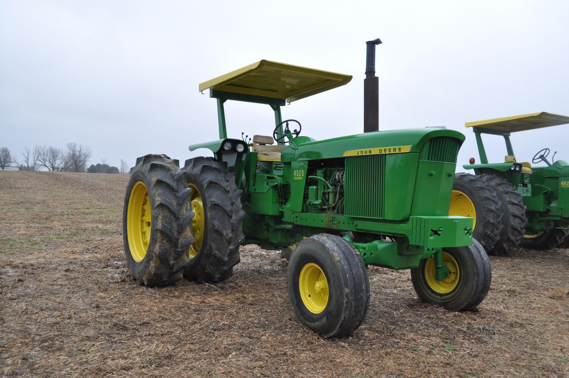 John Deere 4520 tractor, diesel, 18.4-38 rice & cane axle duals, 11.00-16 wide front, ROPS w/ - Image 4 of 17