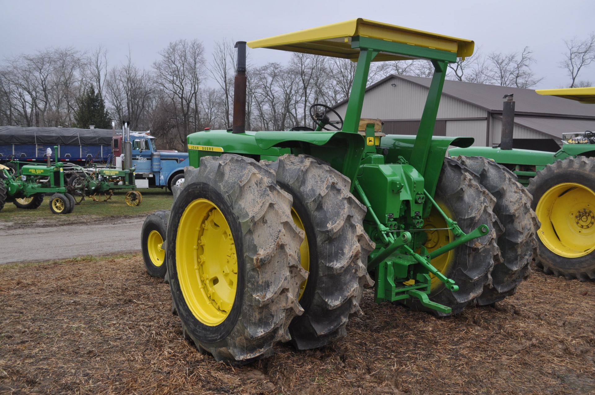 John Deere 4520 tractor, diesel, 18.4-38 rice & cane axle duals, 11.00-16 wide front, ROPS w/ - Image 2 of 17