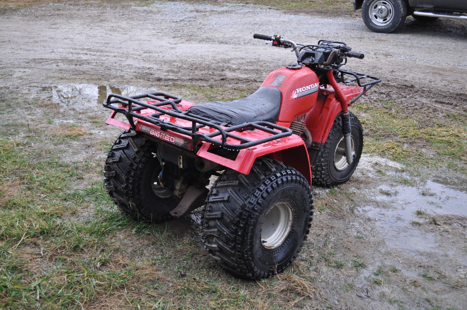 Honda Big Red 3-wheeler, new 25 x 12.00-9 tires - Image 3 of 8