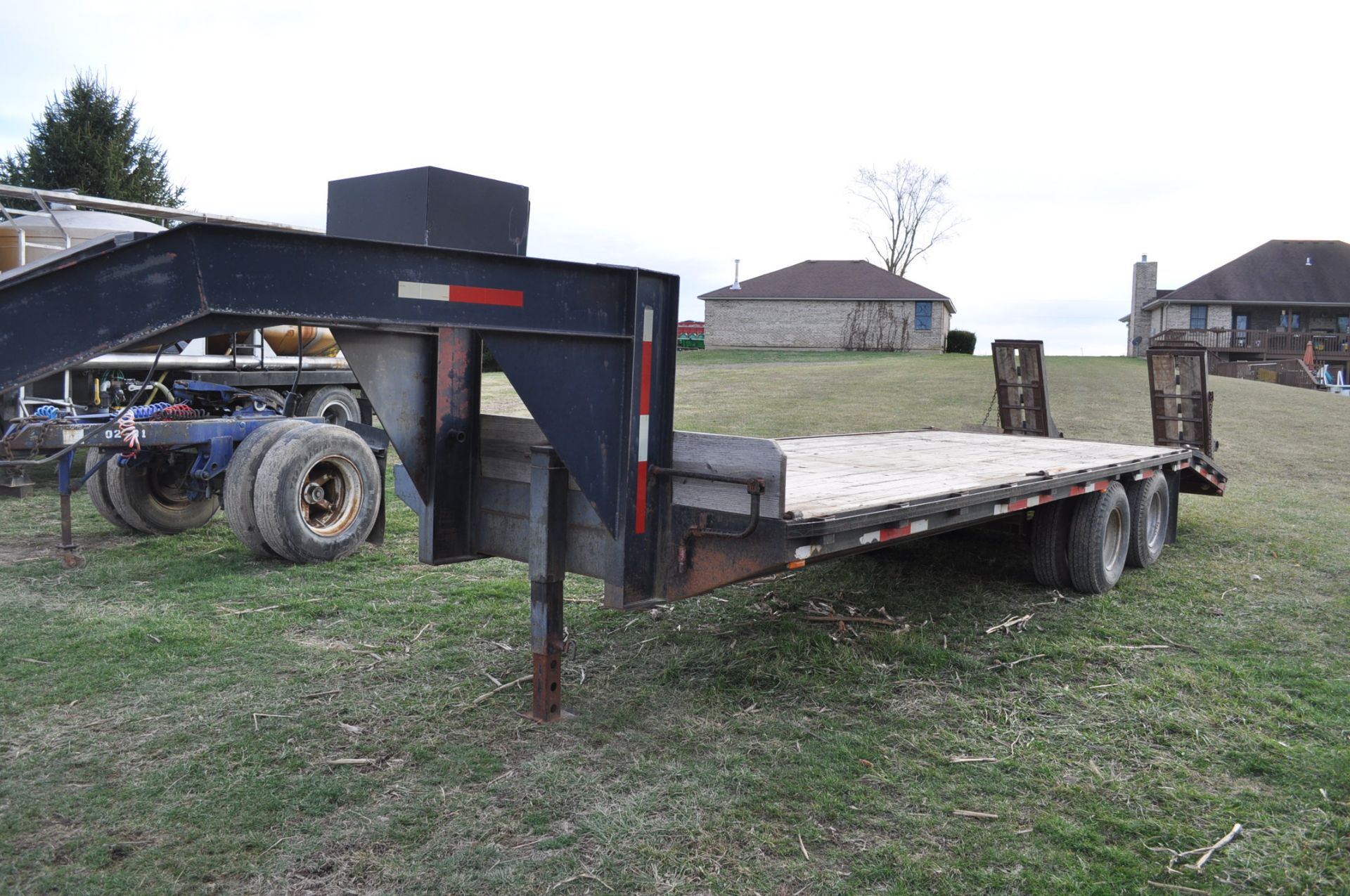 8’ x 20’+5’ gooseneck trailer, dual tandem, ramps, movable dovetail, NO TITLE