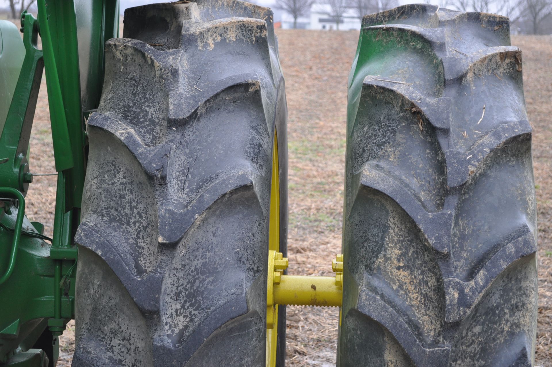 John Deere 4520 tractor, diesel, 18.4-38 rice & cane axle duals, 11.00-16 wide front, ROPS w/ - Image 6 of 17