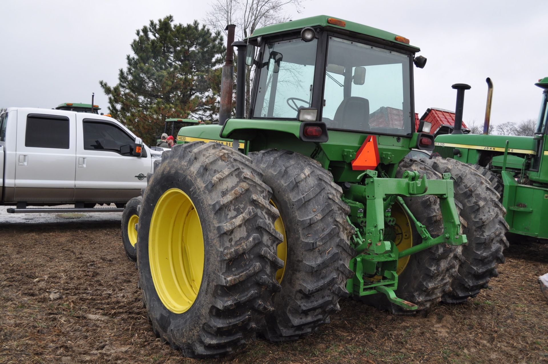 John Deere 4630 tractor, diesel, 20.8-38 hub duals, 14L-16 front, CHA, Quad range, 2 hyd remotes, - Image 2 of 22