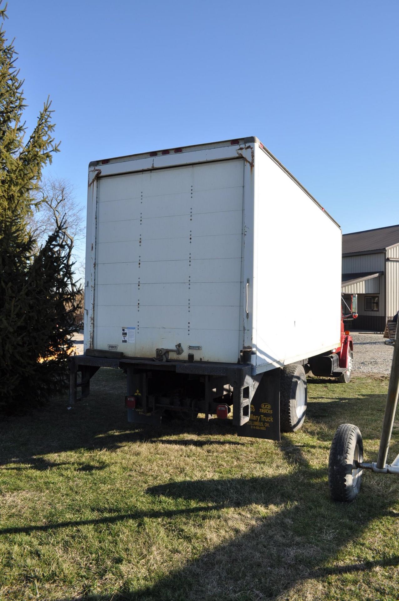 1999 Freightliner FL60 box truck, 20' box with roll up door, single axle, CAT 3126, 5 sp, hyd brake - Image 4 of 25