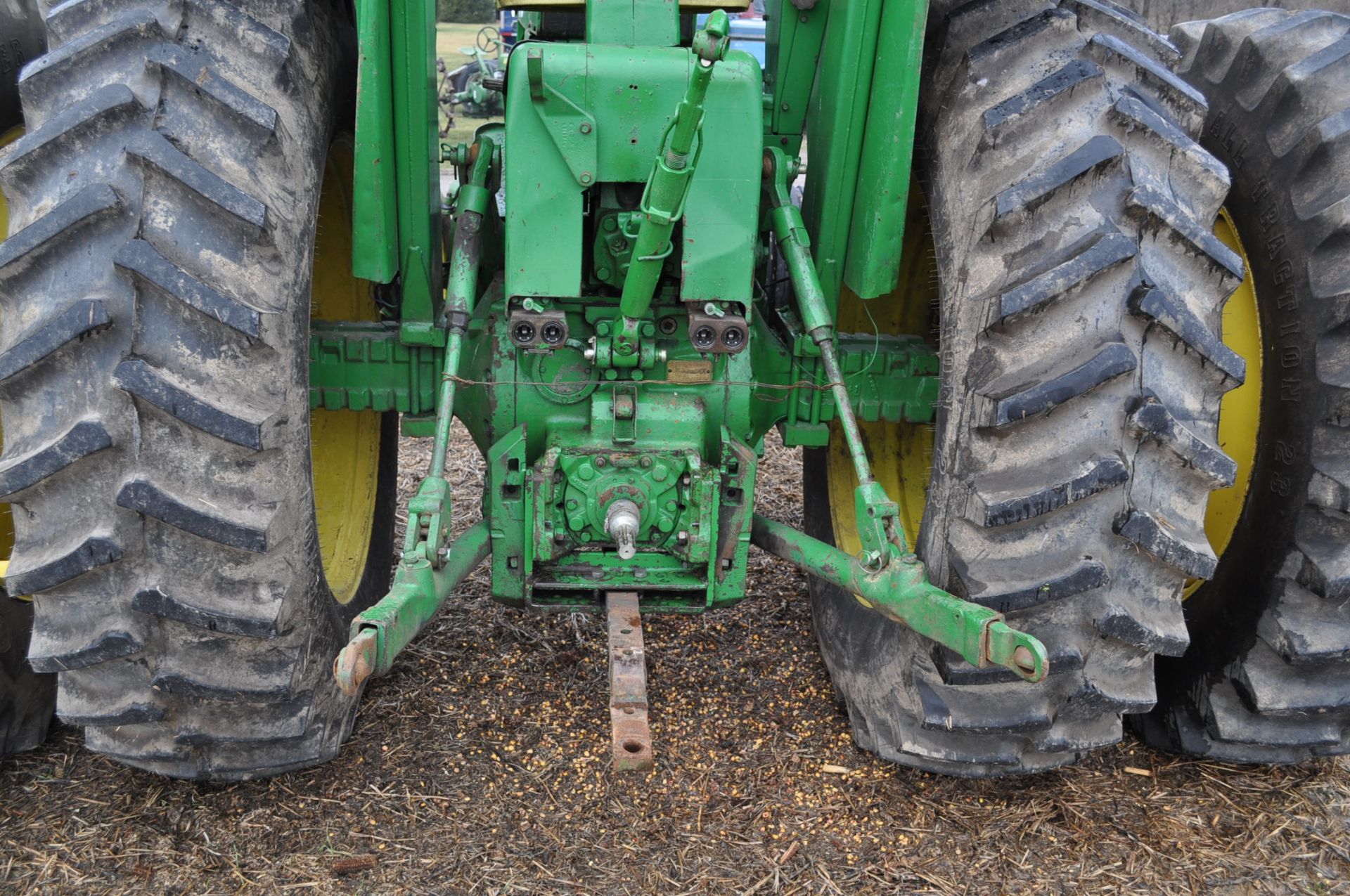 John Deere 4320 tractor, diesel, 18.4-38 duals, 10.00-16 wide front, Syncro, 2 hyd remotes, 540/1000 - Image 13 of 20