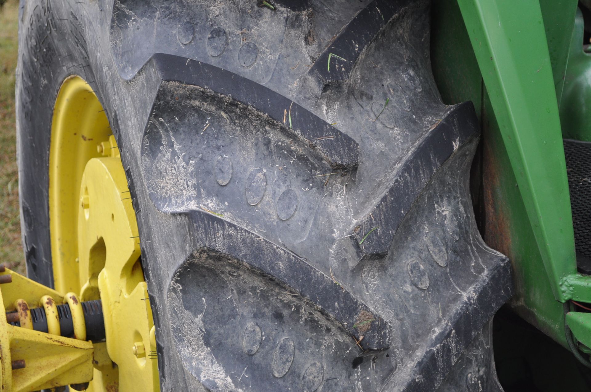 John Deere 4030 tractor, diesel, 18.4-34 rear duals, rear wts, 9.5-15 front, 4-post canopy, Syncro, - Image 7 of 26