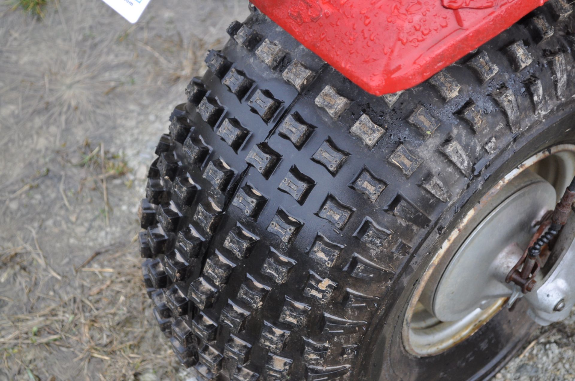 Honda Big Red 3-wheeler, new 25 x 12.00-9 tires - Image 5 of 8